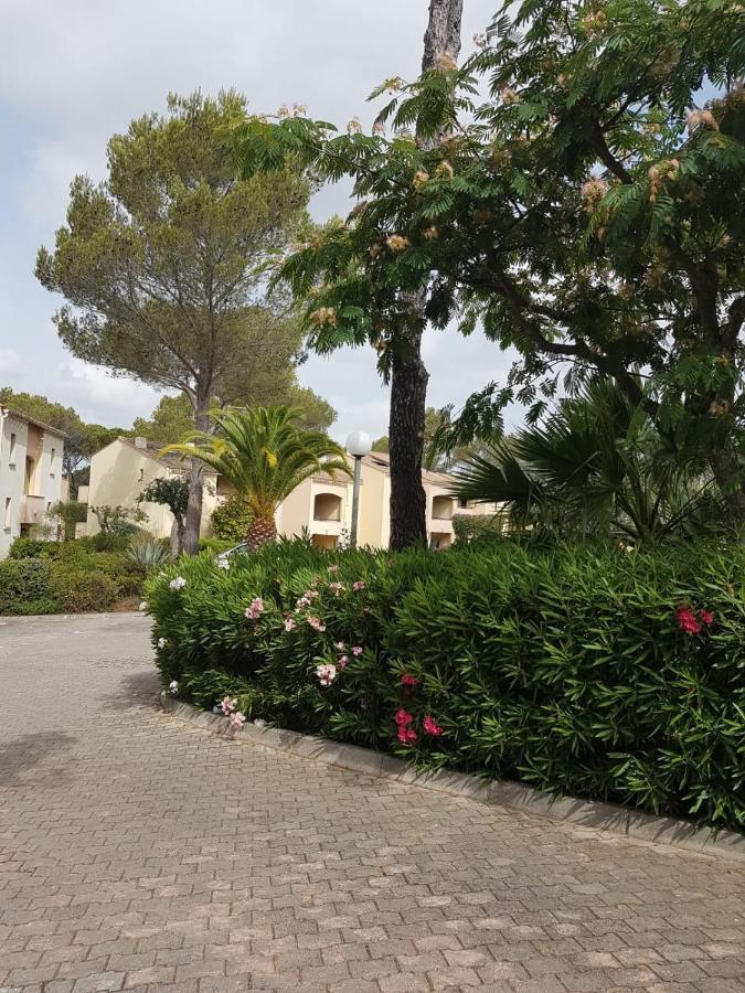 Charmant Studio Dans La Residence Haut Du Golf Saint-Raphaël Buitenkant foto